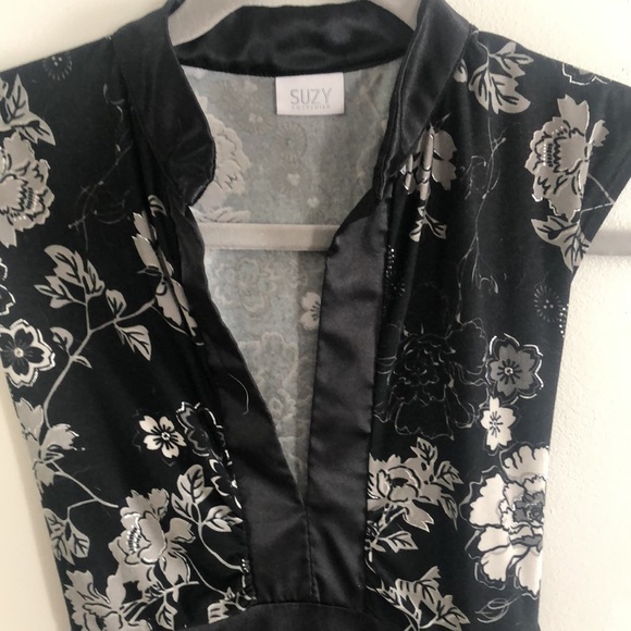 Mandarin Satin and Floral Size M Tie Up Top - Picture 2 of 9